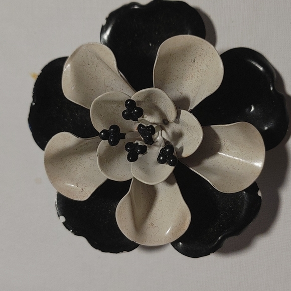 VINTAGE PIN w/CLIP EARRINGS BLK/WHT - Picture 4 of 4